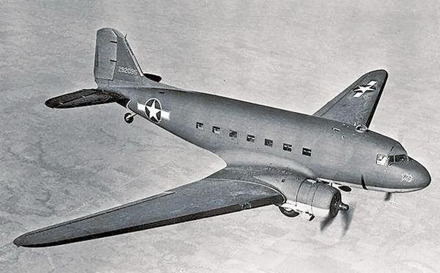 1949年，蒋介石和宋美龄访问菲律宾回台，飞机在台湾嘉义机场降落，恰好这时，1个