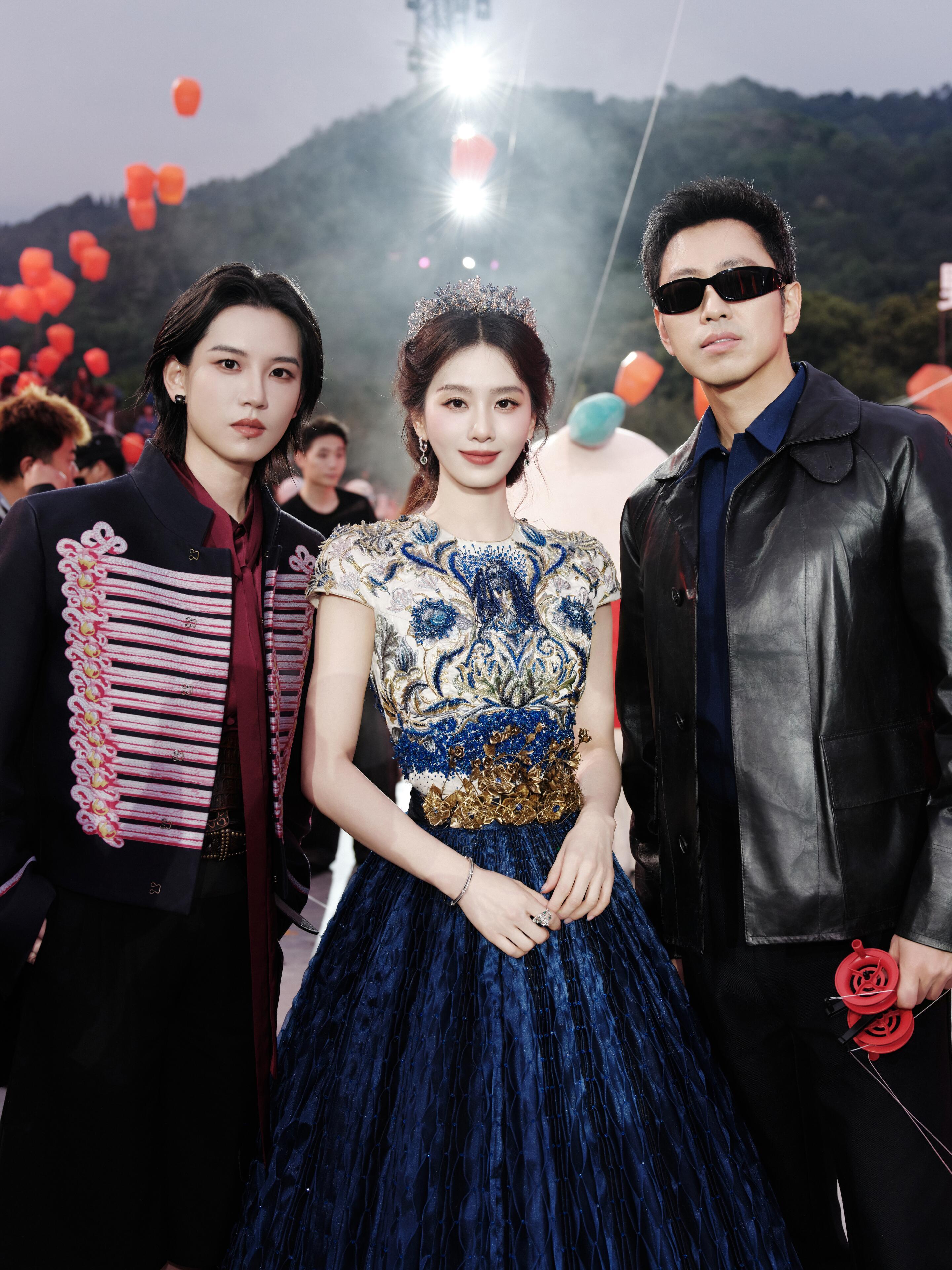 神女我才发现人美到极致时 ，文字确实写不出她的美 