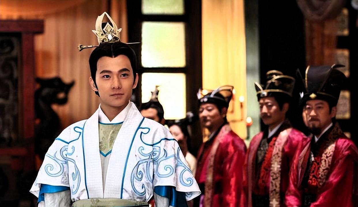 司马炎害怕傻儿子司马衷不懂男女之事，便派才人谢玖去侍奉司马衷就寝，谢玖给司马衷生