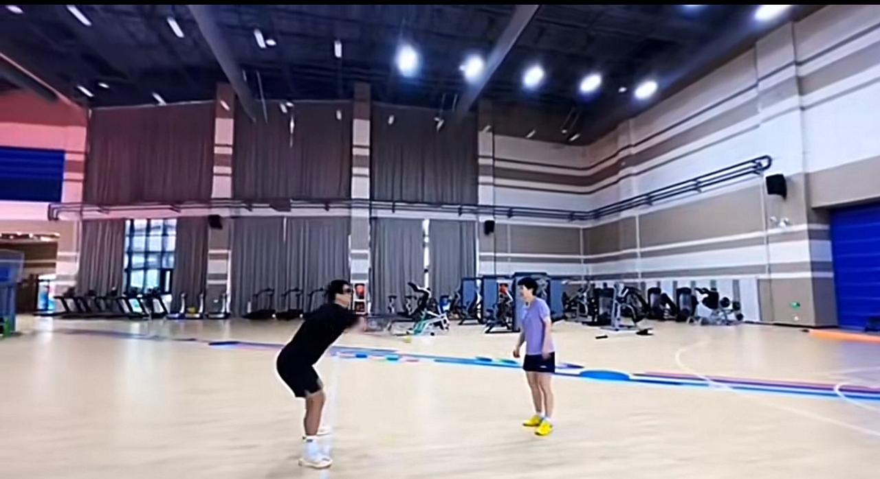 莎莎太可爱了，希望你永远健康快乐涨球[心]