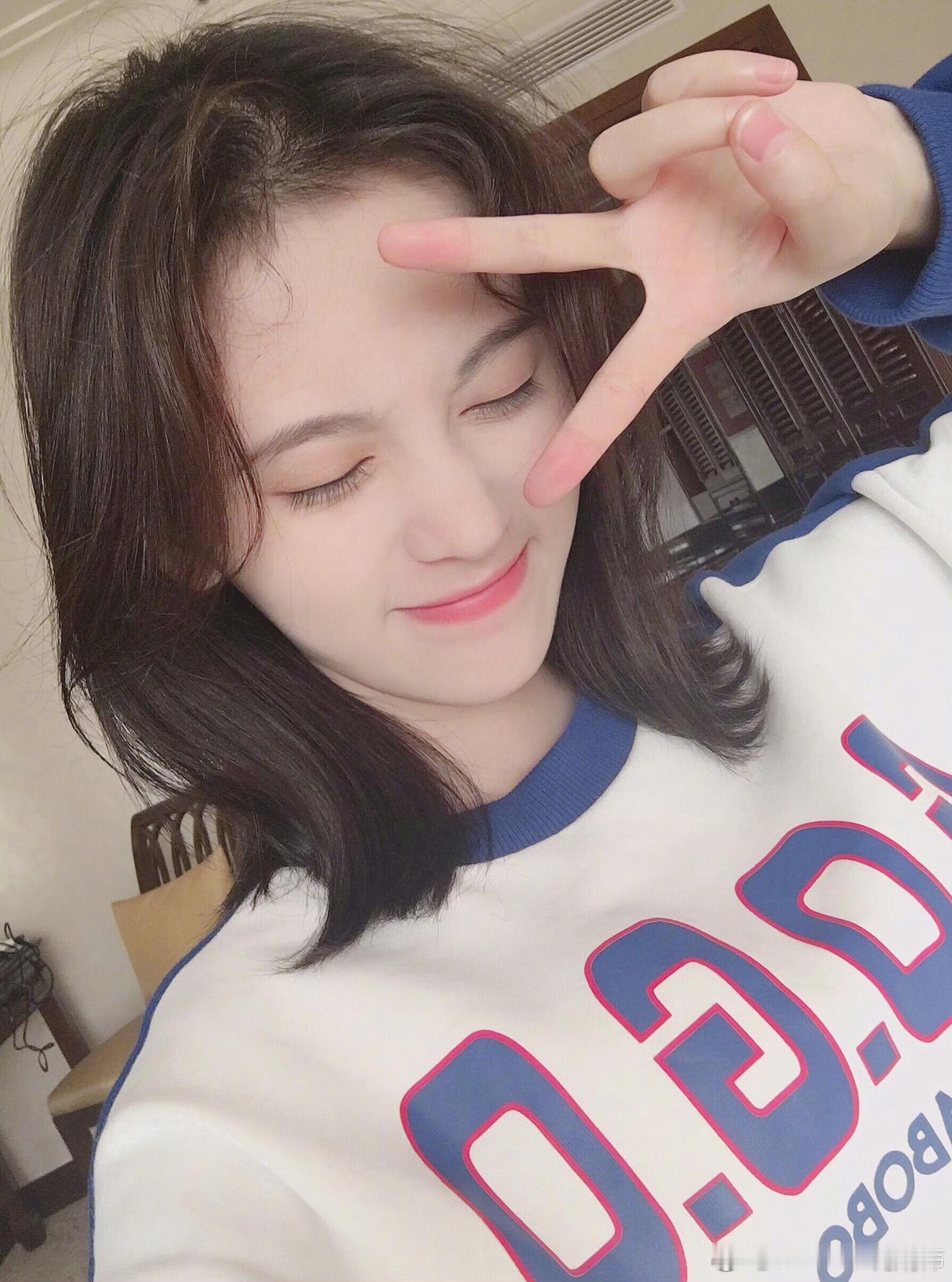 鞠婧祎来战jjy鞠婧祎阿黛宝宝 你吃了萌物添加剂吗 怎么这么萌- ̗̀(๑ᵔ⌔ᵔ