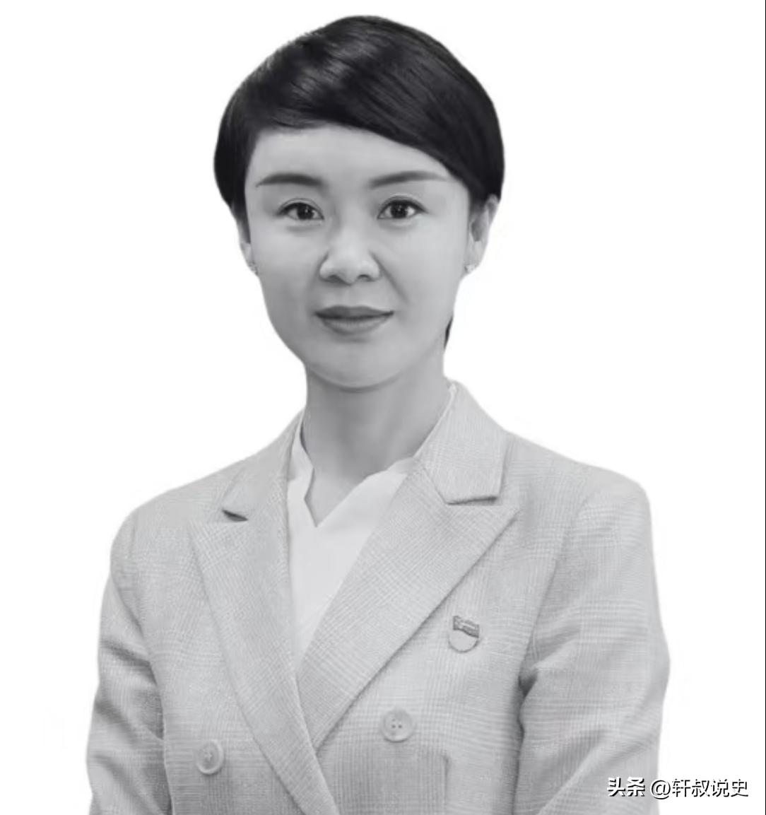 终于明白贺娇龙为什么工作这么拼命，查了一下她的背景。首先发现了一个重大细节 ，她