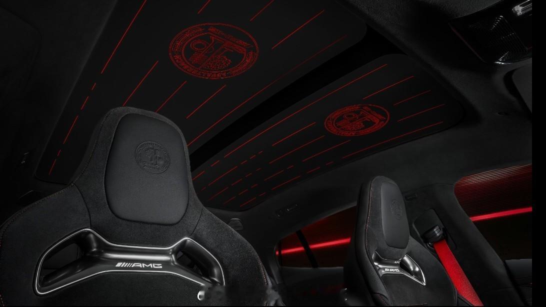 全新的四门AMG - GT，很多人都在玩梗造型，而我更关心和关注的是它的机械素质