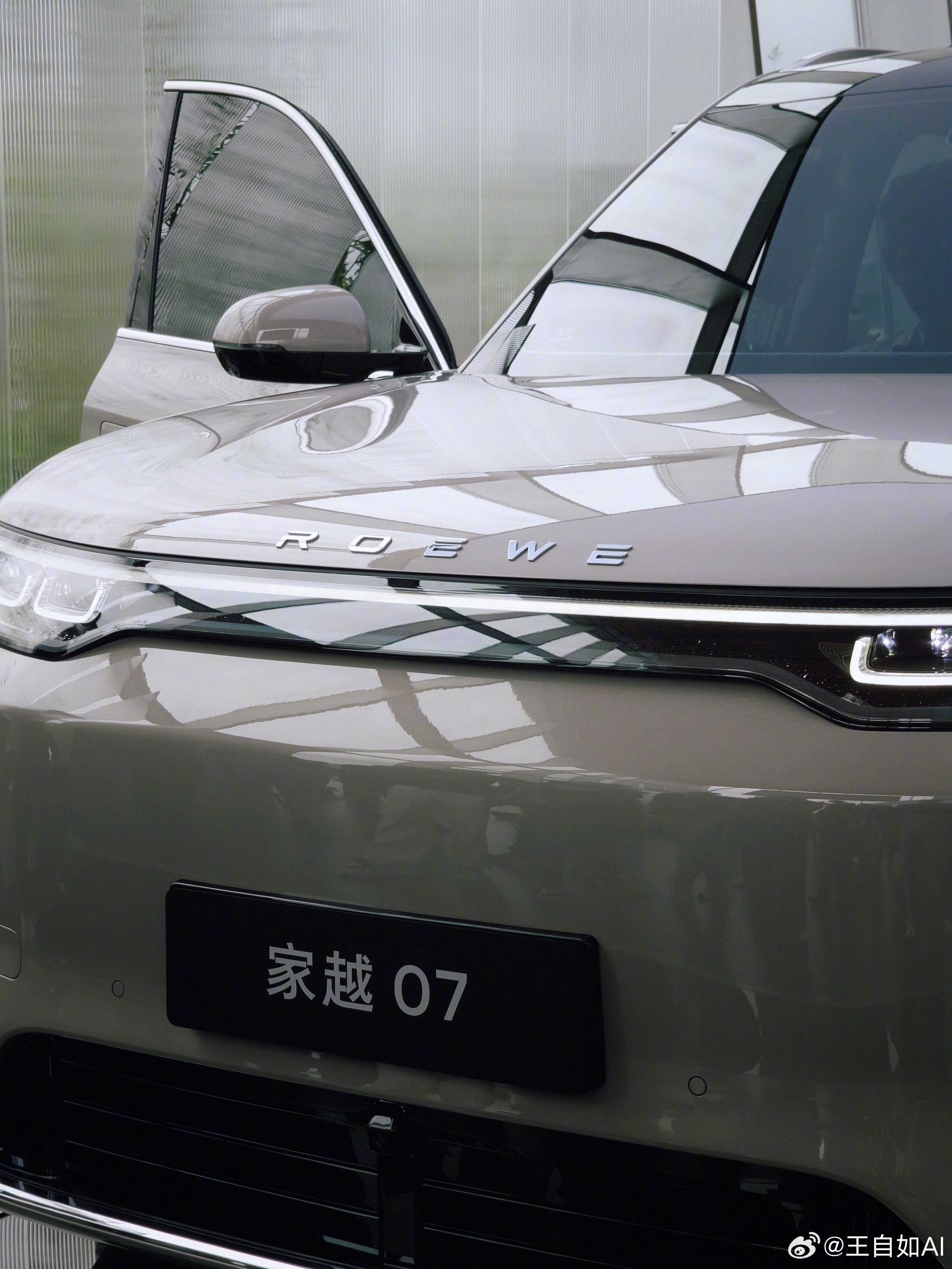 我之前录过一期讲到底什么是真正的 AI 原生汽车（AI Native Autom