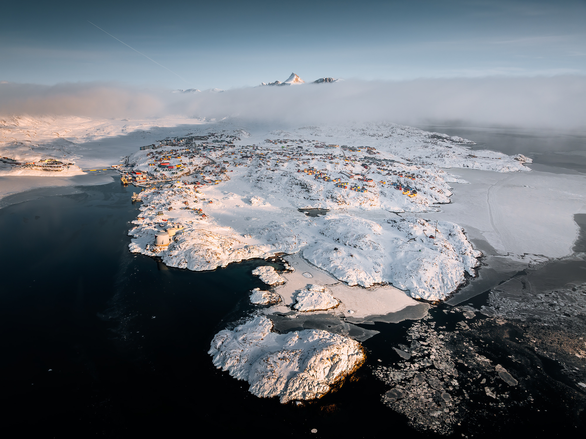 御3Pro拍摄的格陵兰岛第二大城镇Sisimiut，这里位于格陵兰岛西海岸，和其