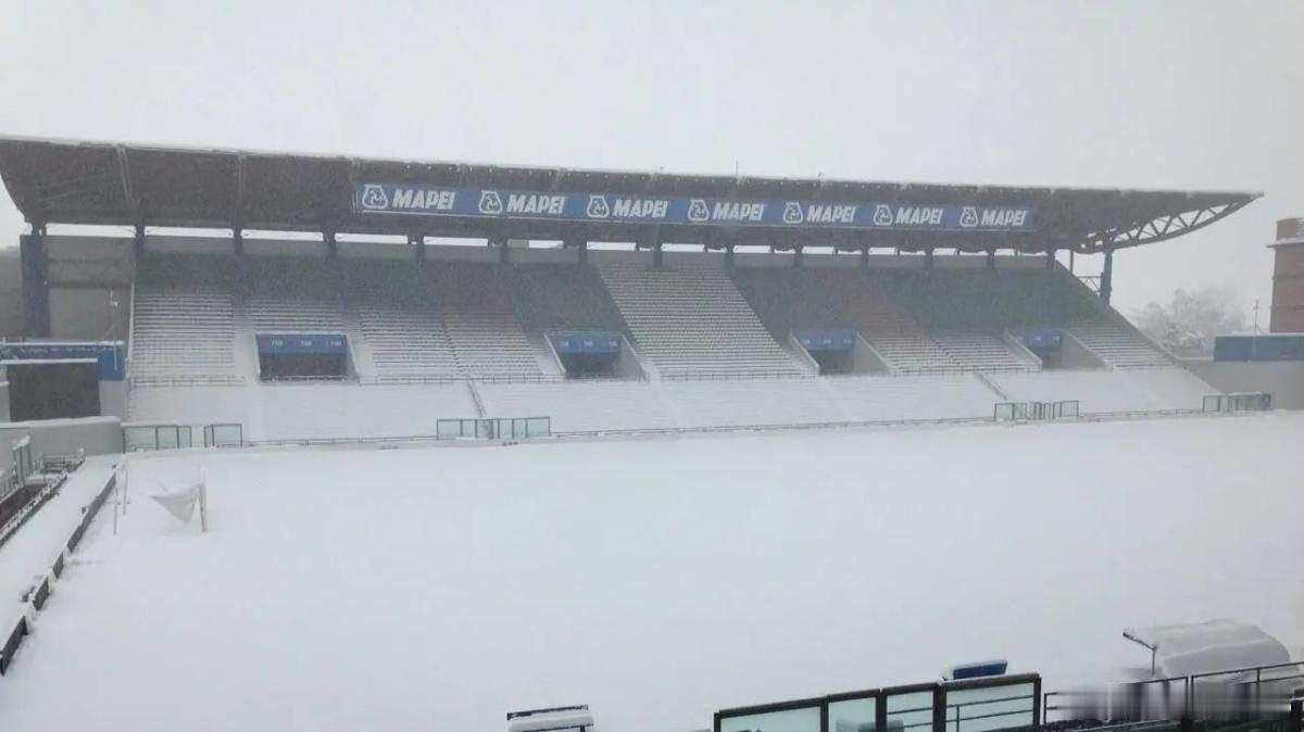 突发！意大利中部突降暴雪，萨索洛所在的雷焦艾米利亚被大雪覆盖，今晚预计是一场雪战