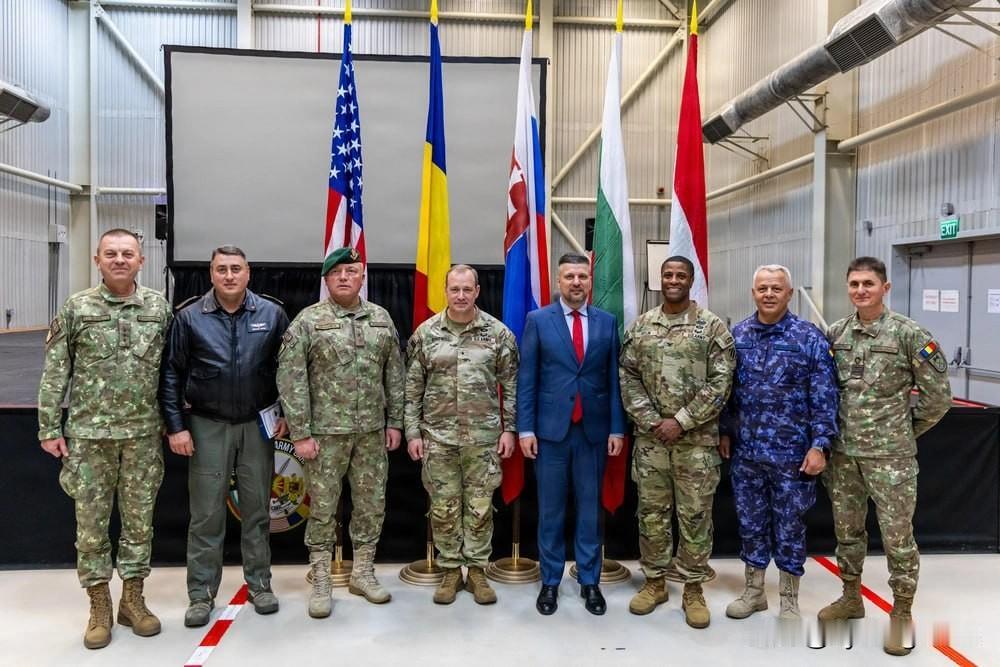 🇷🇴🇺🇸 美国陆军第1装甲师向第3步兵师（罗马尼亚）移交南部责任区（胜利