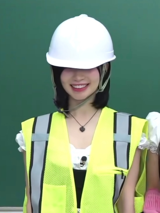 角角戴头盔 ​​​