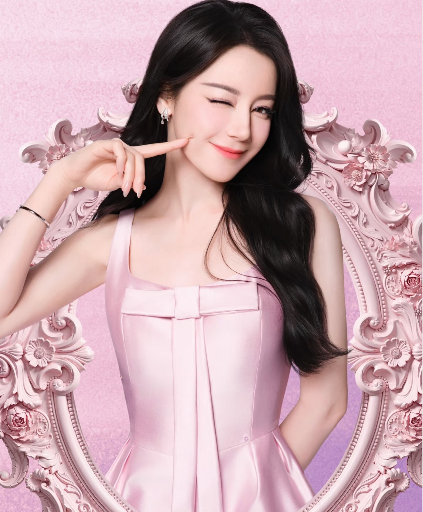 王亚飞给迪丽热巴化的洛可巴比妆好漂酿，芭比公主走进现实了！ 