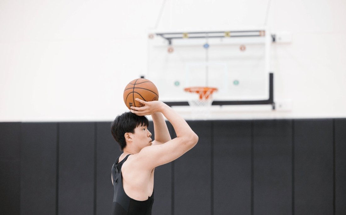 长肌肉了？体型看着更舒服了。nba休赛期 ​​​