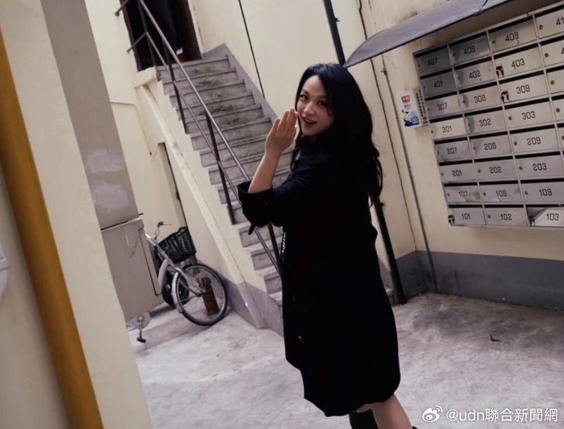 湯唯懷二胎孕肚藏不住！高齡產婦近照曝光　突宣布暫停收粉絲來信湯唯二胎暫停收信46