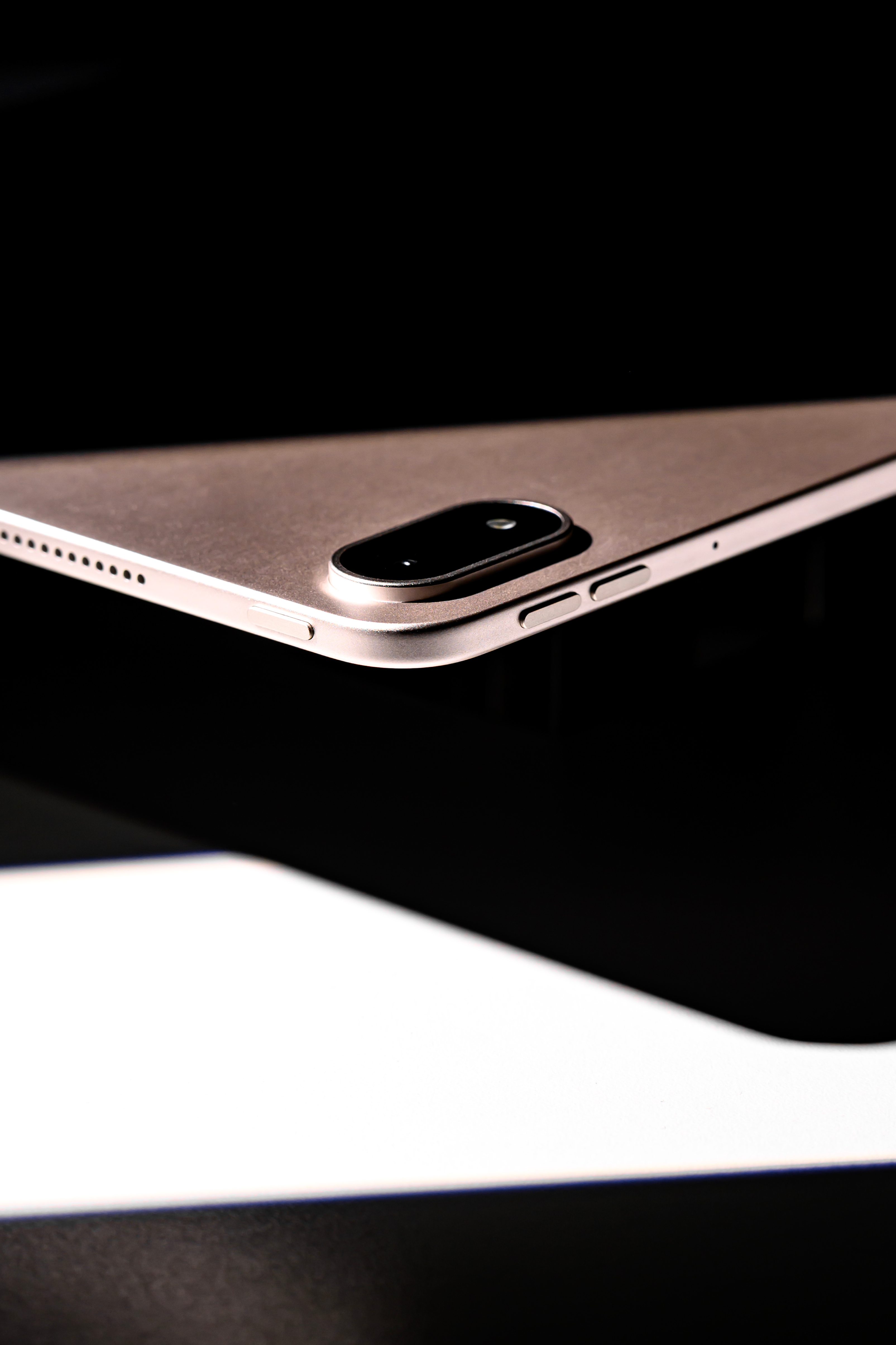 OPPO Pad 5 Pro这块大屏看视频、打游戏是真舒服，同事已经拿去这样用了