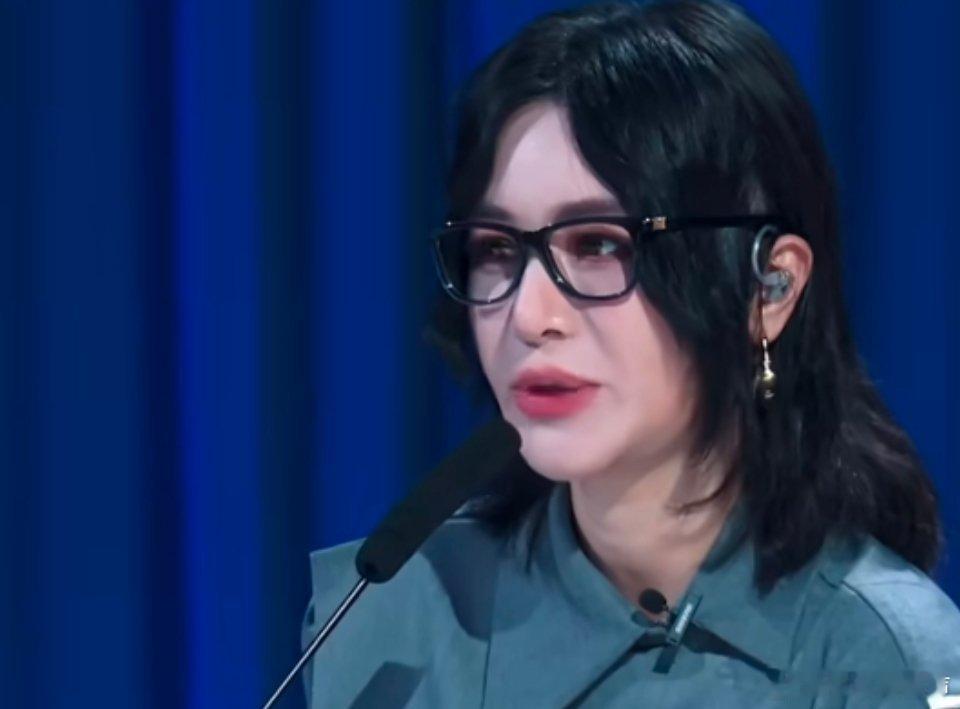 赴山海女配参加唱歌选秀被淘汰李康《声铭远扬》预选赛出局，隔行如隔山，镜头感重缺沉