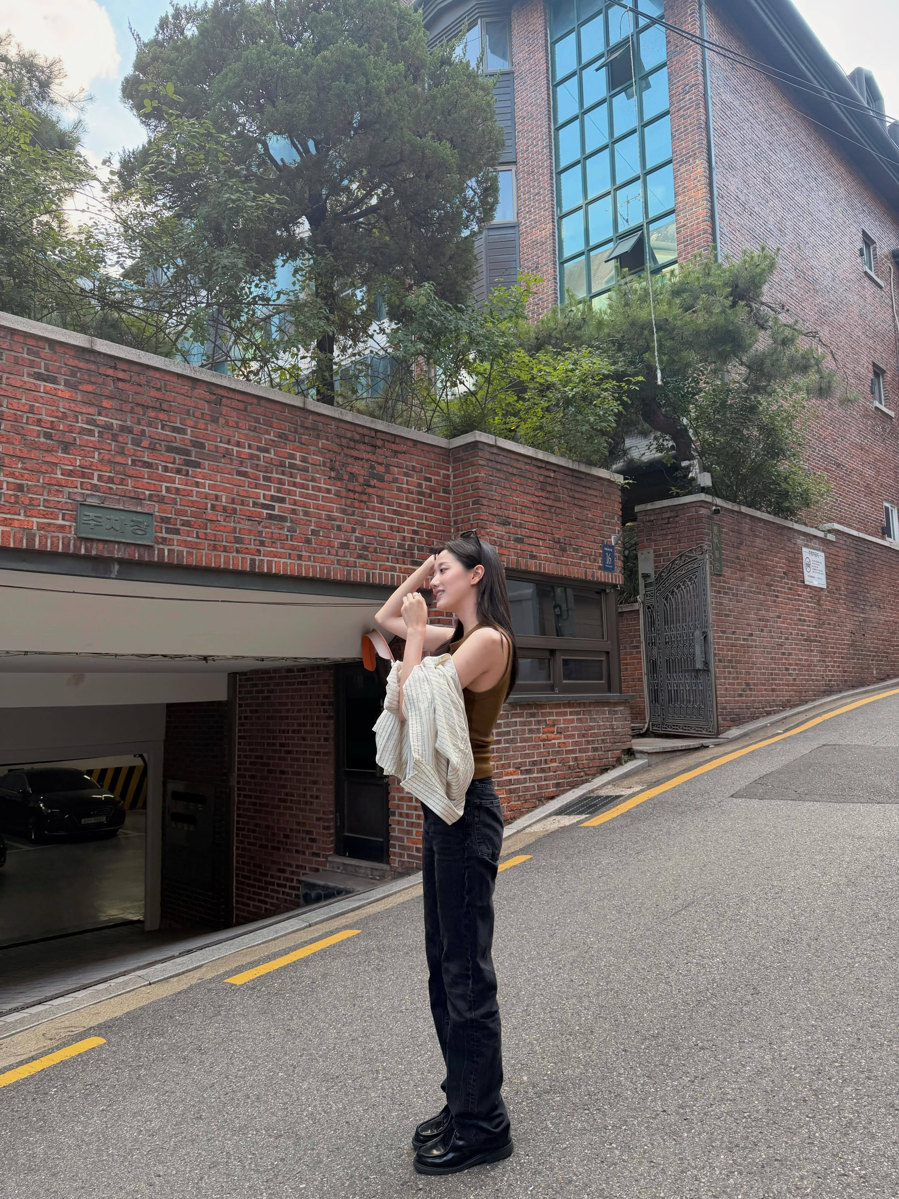 李娜恩 INS更新🤎🤍 