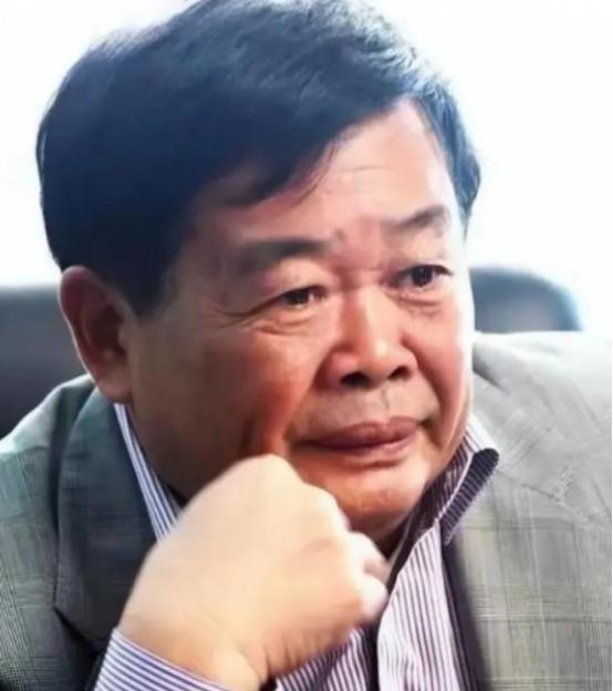 2015年，曹德旺拿出100万给一个小女孩换肾，可谁知，小女孩治愈后，却给曹德旺