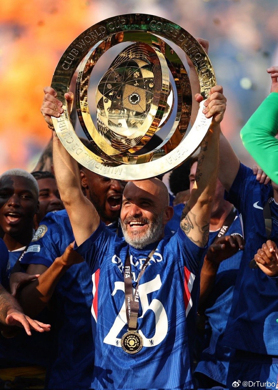 吹一波马雷斯卡 担任切尔西主教练的第一个赛季🏆世俱杯冠军🏆欧协联冠军🎟️获
