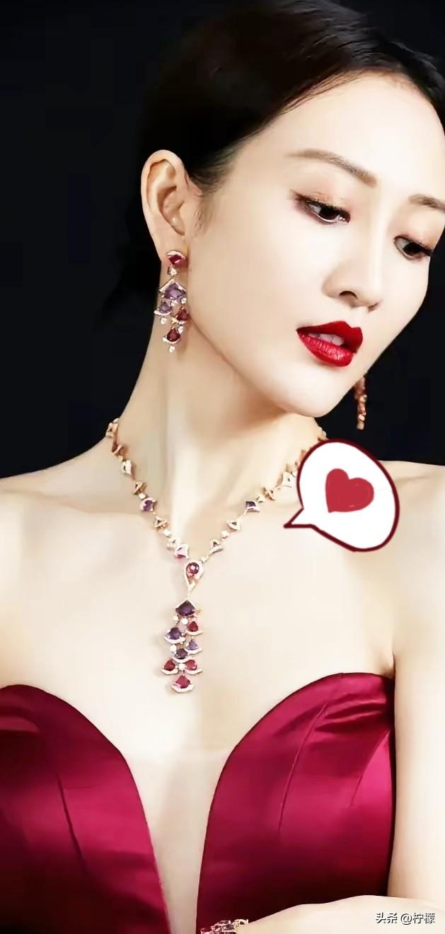 内娱我最搞不懂的人，
就是王鸥了，
明明长相挺好，演技也好，可却偏偏看中了说相声