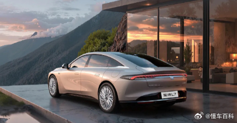 【别克至境 L7 推出全新晨晖米车色，3 年内单次车损超 30% 免费换新车】除