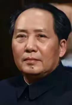 气宇轩昂，顶天立地，终能扭转乾坤
 
有人说，时代的浪潮里，个人或家国的命运，往