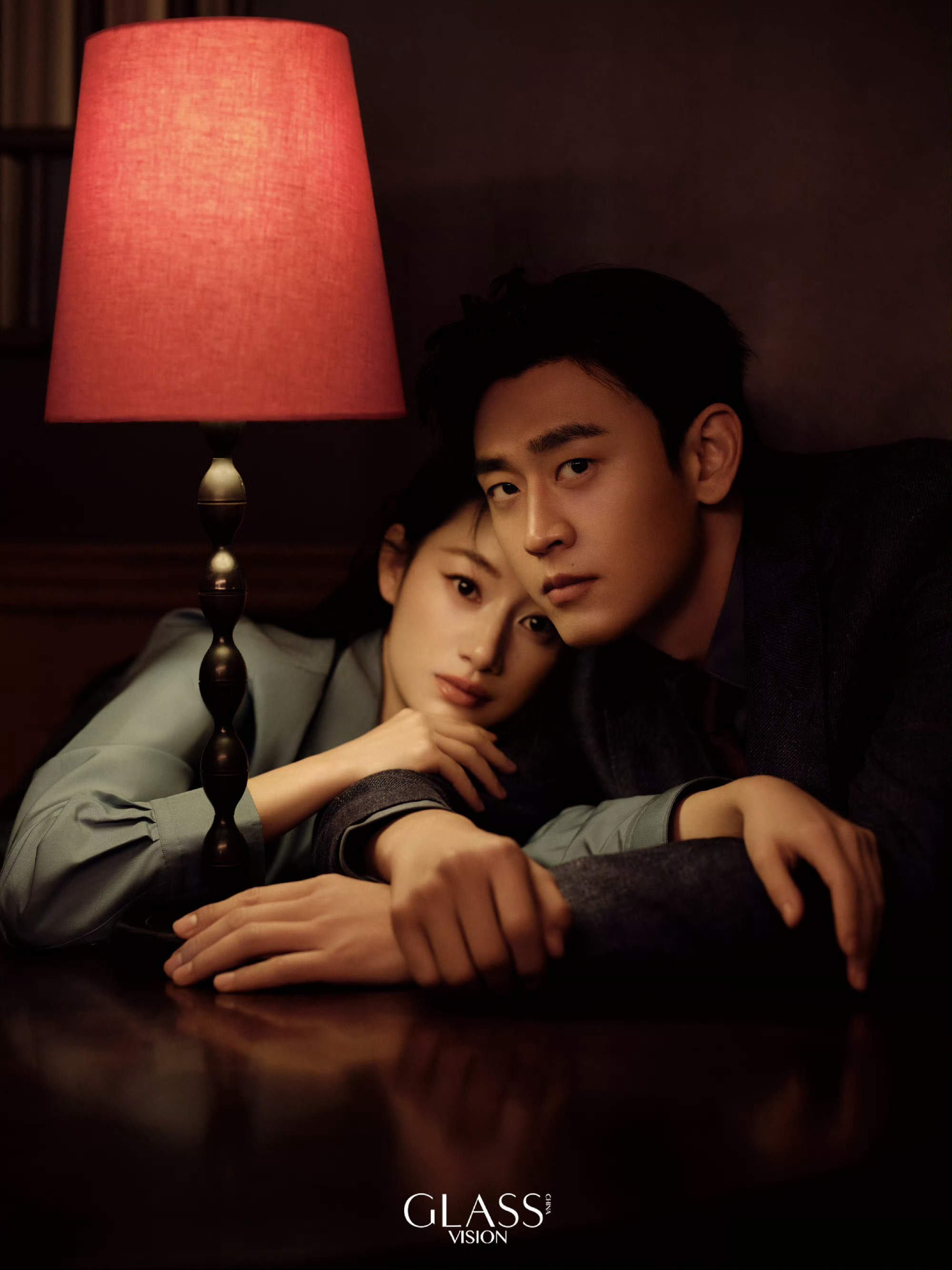 郭晓婷王天辰合体首封姐姐姐夫杂志来喽～好配的两张脸，这种故事感和张力真的是内娱c