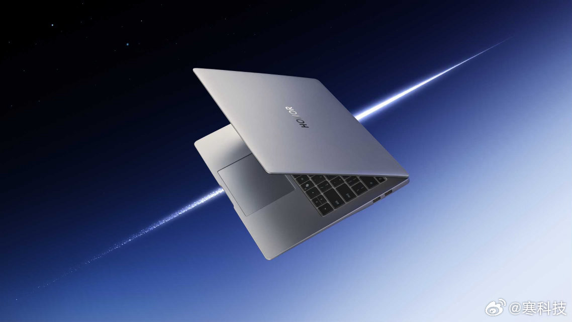 荣耀 MagicBook Pro 14 这个「月光白」也太绝了！直接把轻薄本的颜