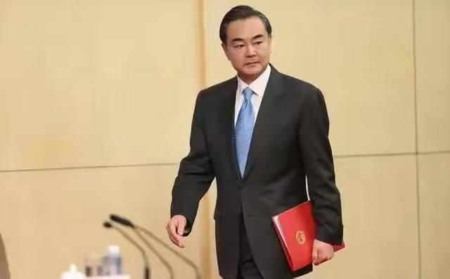 中国已向美国发出“对等部署”最后通牒：美军一天不撤出第一岛链，解放军的舰队，就将