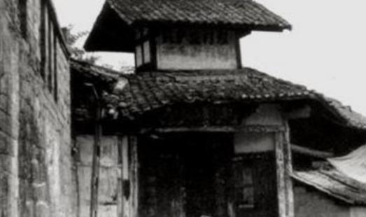 1935年遵义一战收获惊人，仅抄一位黔军师长家产，就搜出十几万斤粮食，还有两万多
