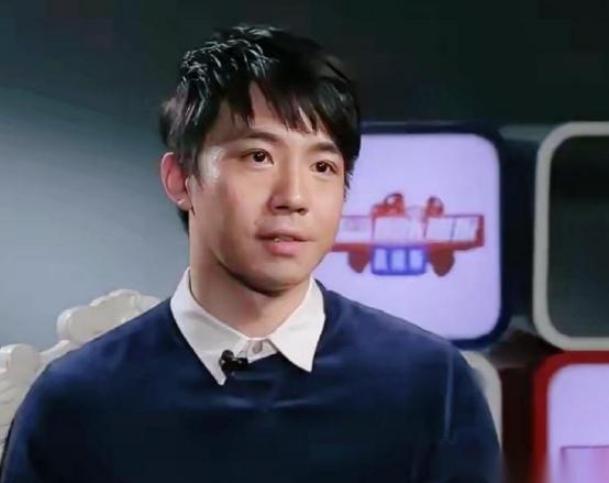 俞灏明说，当年我被大火烧伤后，圈内女友马上把我抛弃了，粉丝、圈内好友都知道这件事