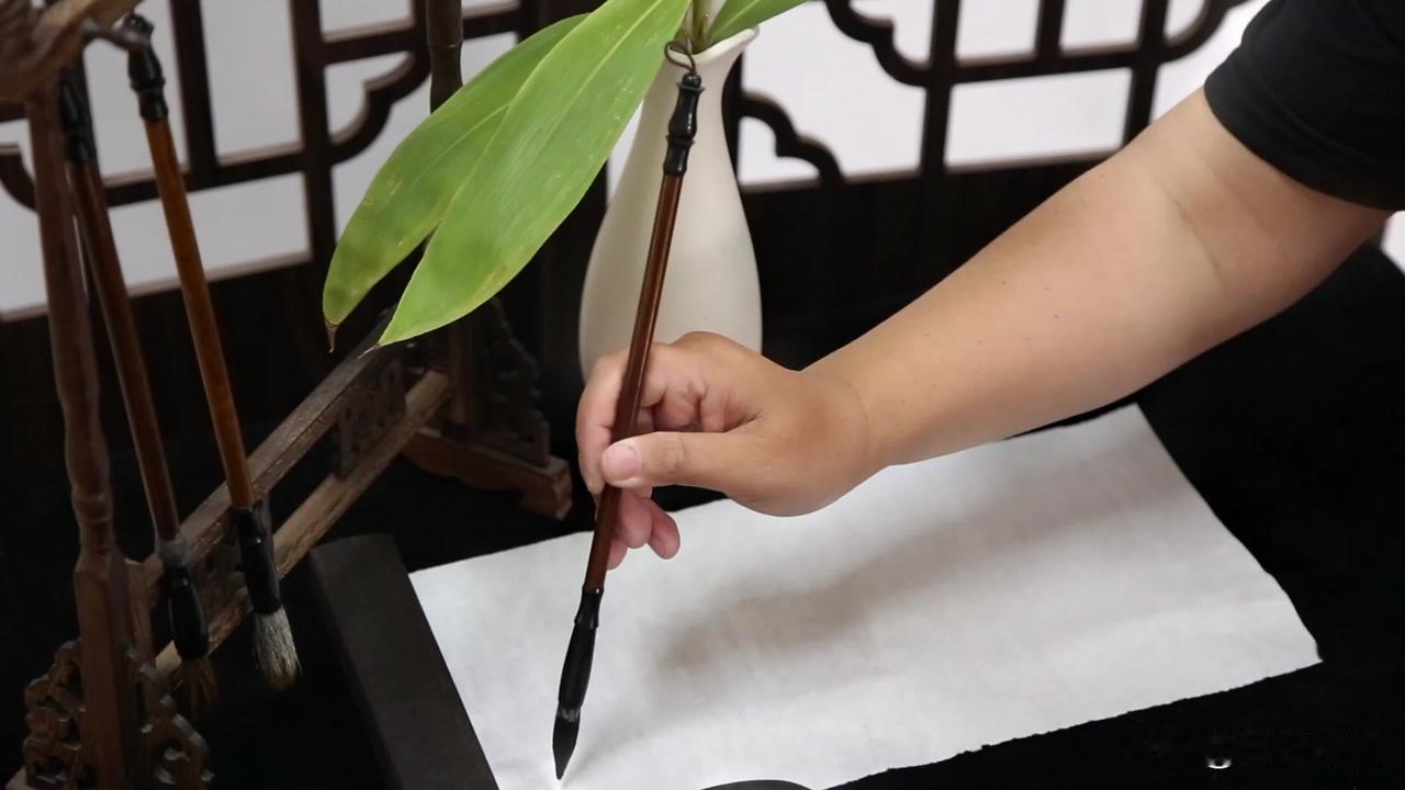 笔墨是心的影子，写字的过程，其实是修心的过程。唐代孙过庭在《书谱》里写下“人书俱