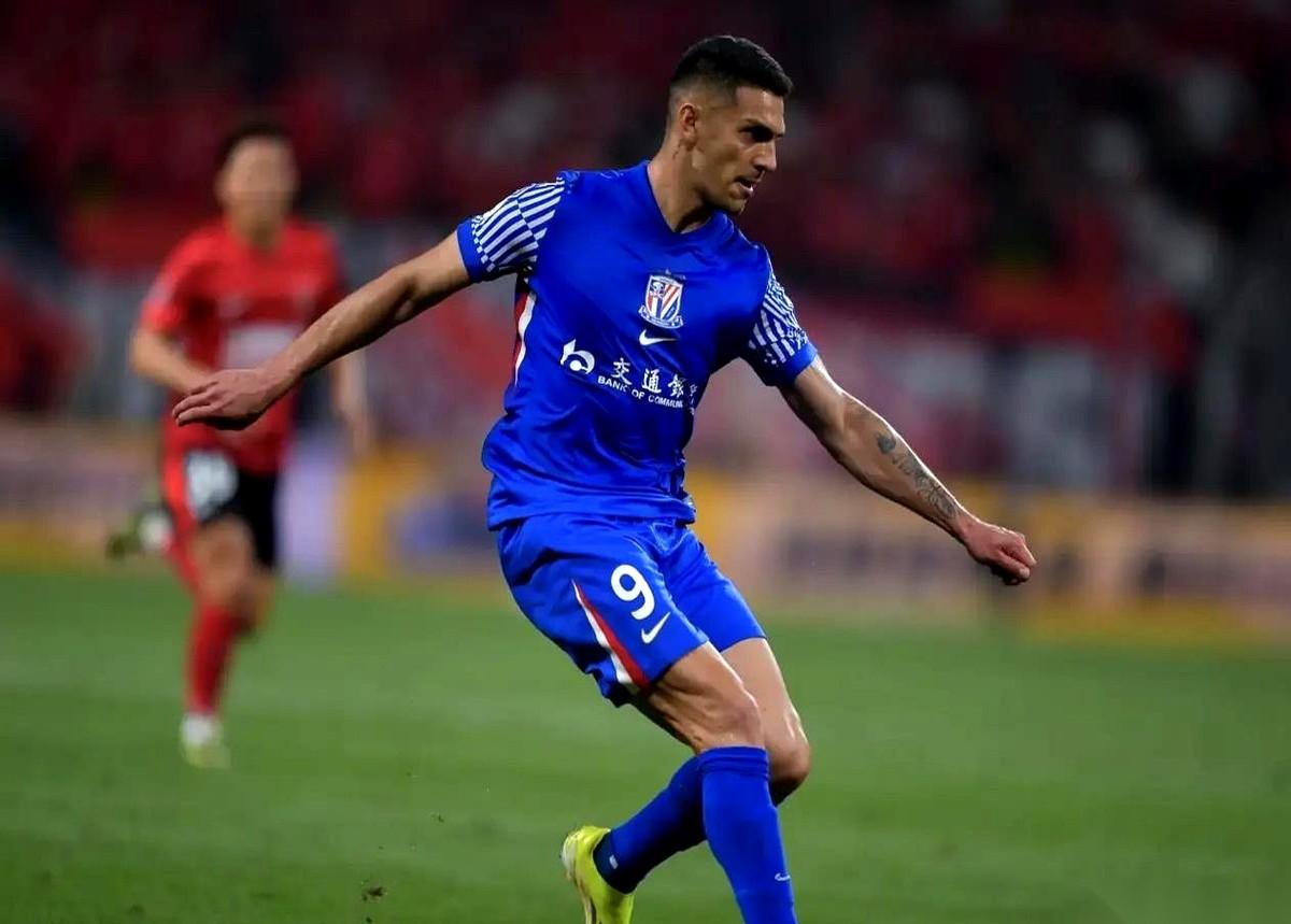 最扎心的不是直接拒绝你。
是给了你希望，让你把底牌都亮了，愿意降薪、愿意接受一切