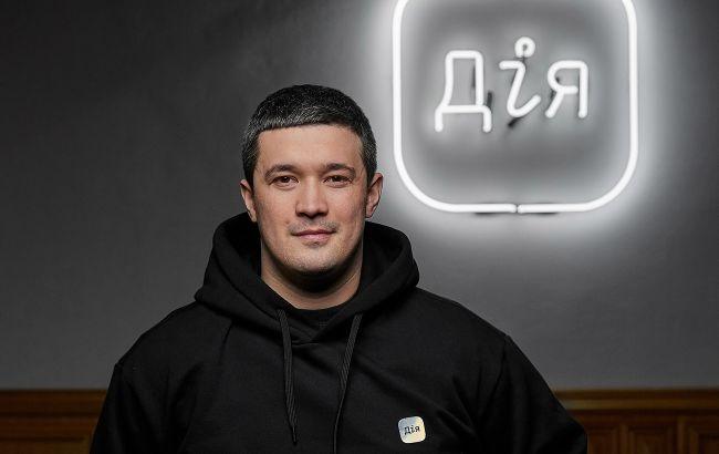 乌克兰数字转型部长、第一副总理米哈伊洛·费多罗夫可能担任国防部部长。泽连斯基在晚