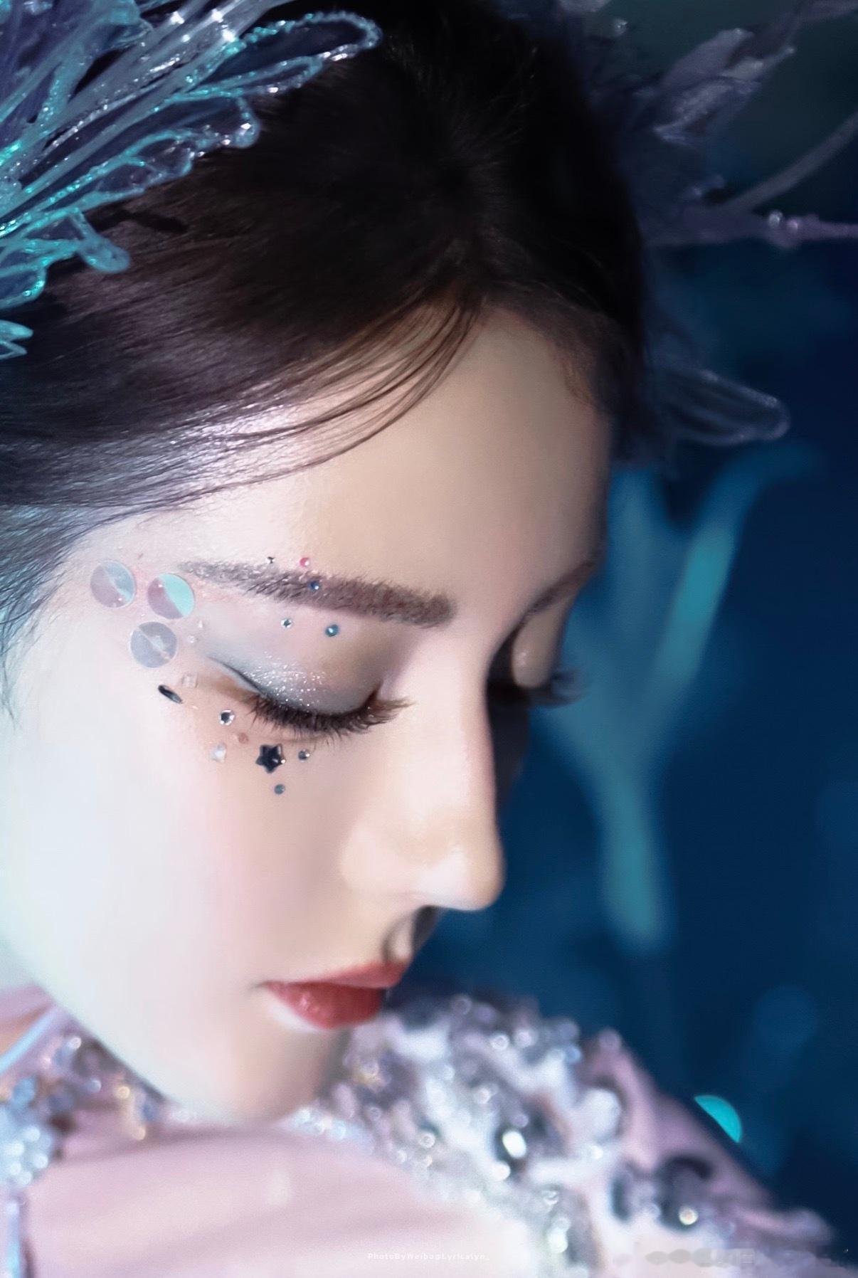 迪丽热巴蓝裙公主，好看就是好看不解释
