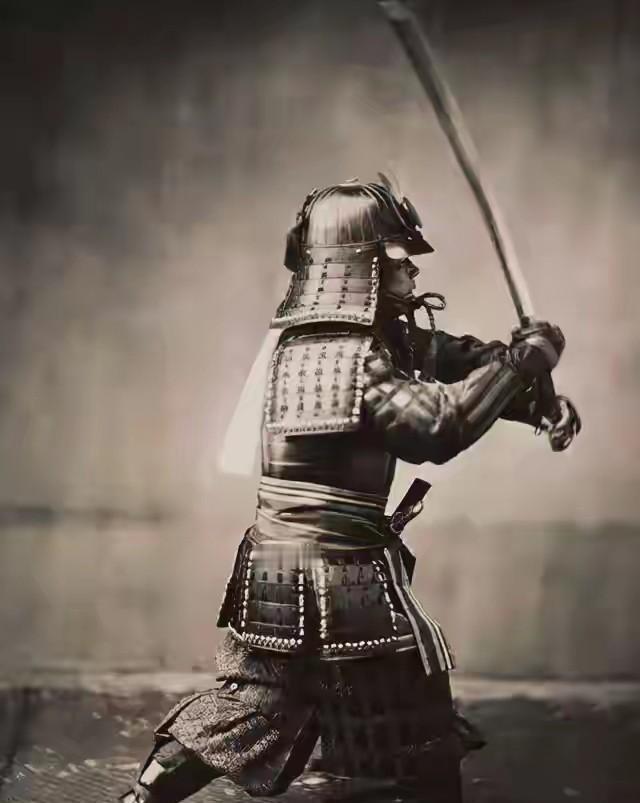 日本网友想定的是：解放军攻台，然后 日本自卫队 协防台当局——打赢了，日本在事实