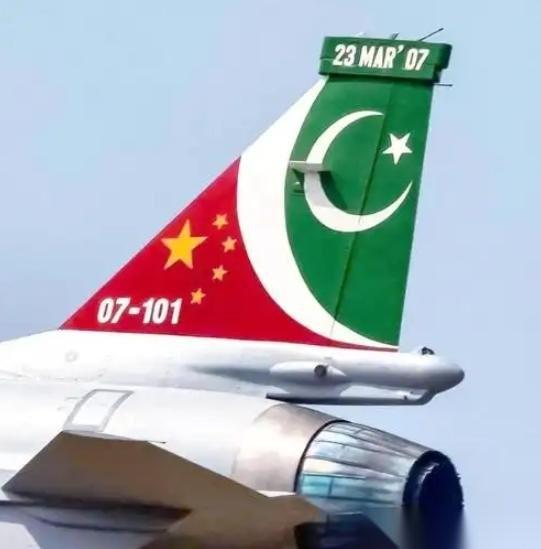 巴铁这回是彻底心服口服了。以往他们采购战斗机，一门心思盯着欧美那些标榜的高端装备