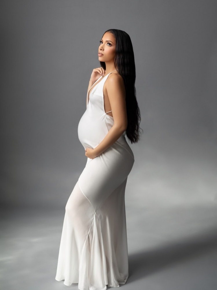 要升级啦！小贾巴里女友晒怀孕照：当二人世界变成三人小家庭🎀NBA