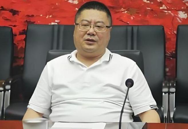 那个靠“免费领鸡蛋”起家，骗走全国60万老人244亿养老钱的大骗子周志峰，在今年