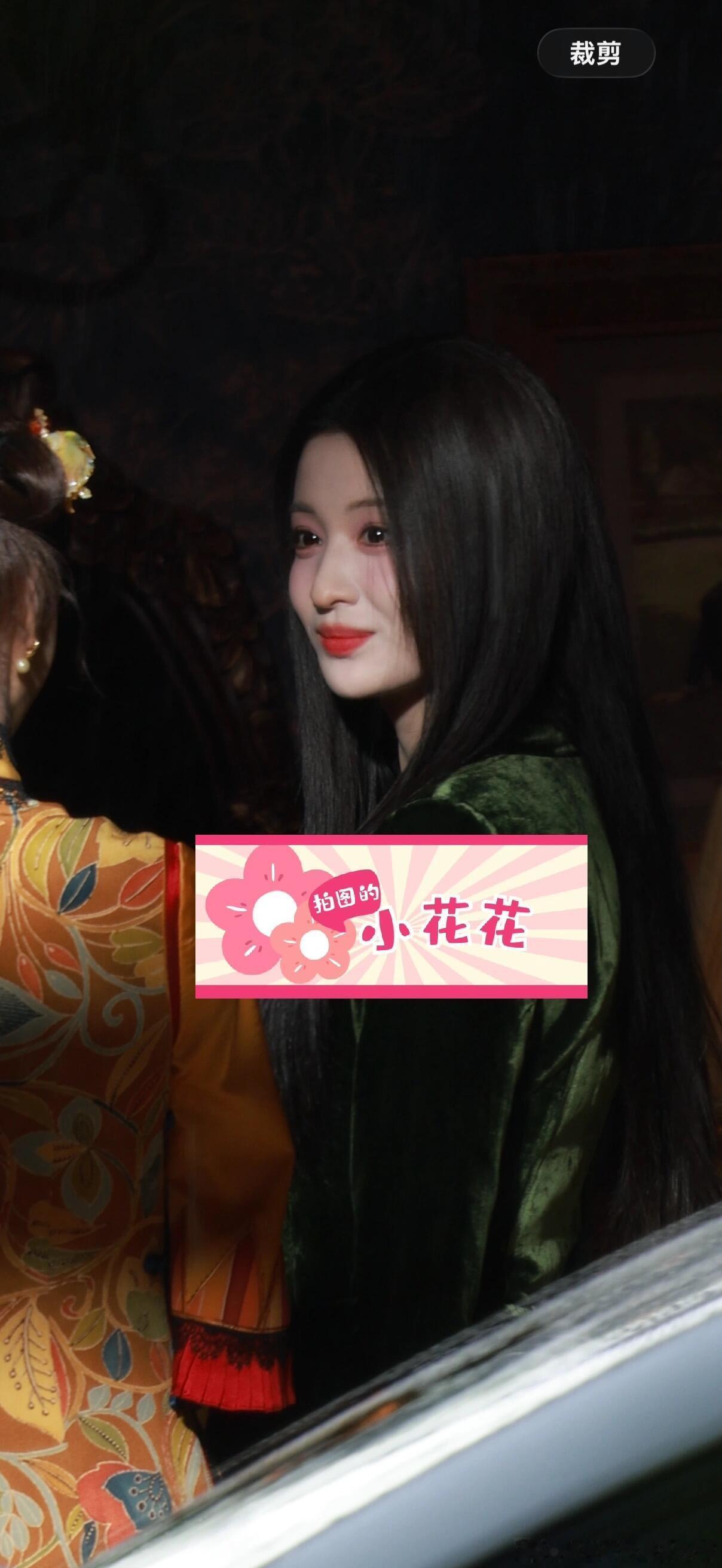 王楚然绿丝绒长裙啊啊啊啊啊啊今天的裟椤是黑长直🥹😭不开玩笑 最适合黑长直的人