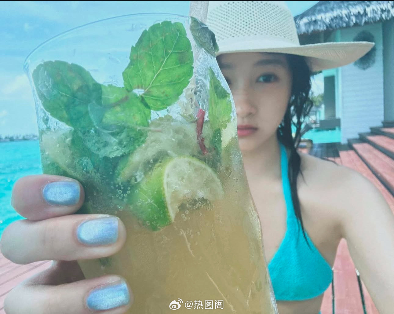 关晓彤素颜泳装👙关晓彤卸妆完全就是卸掉了灰尘