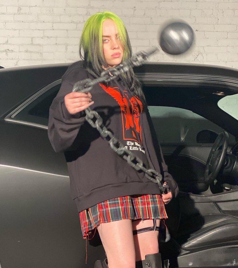 经典回顾娅娅Olivia Rodrigo曾经被发现穿着Billie Eilish