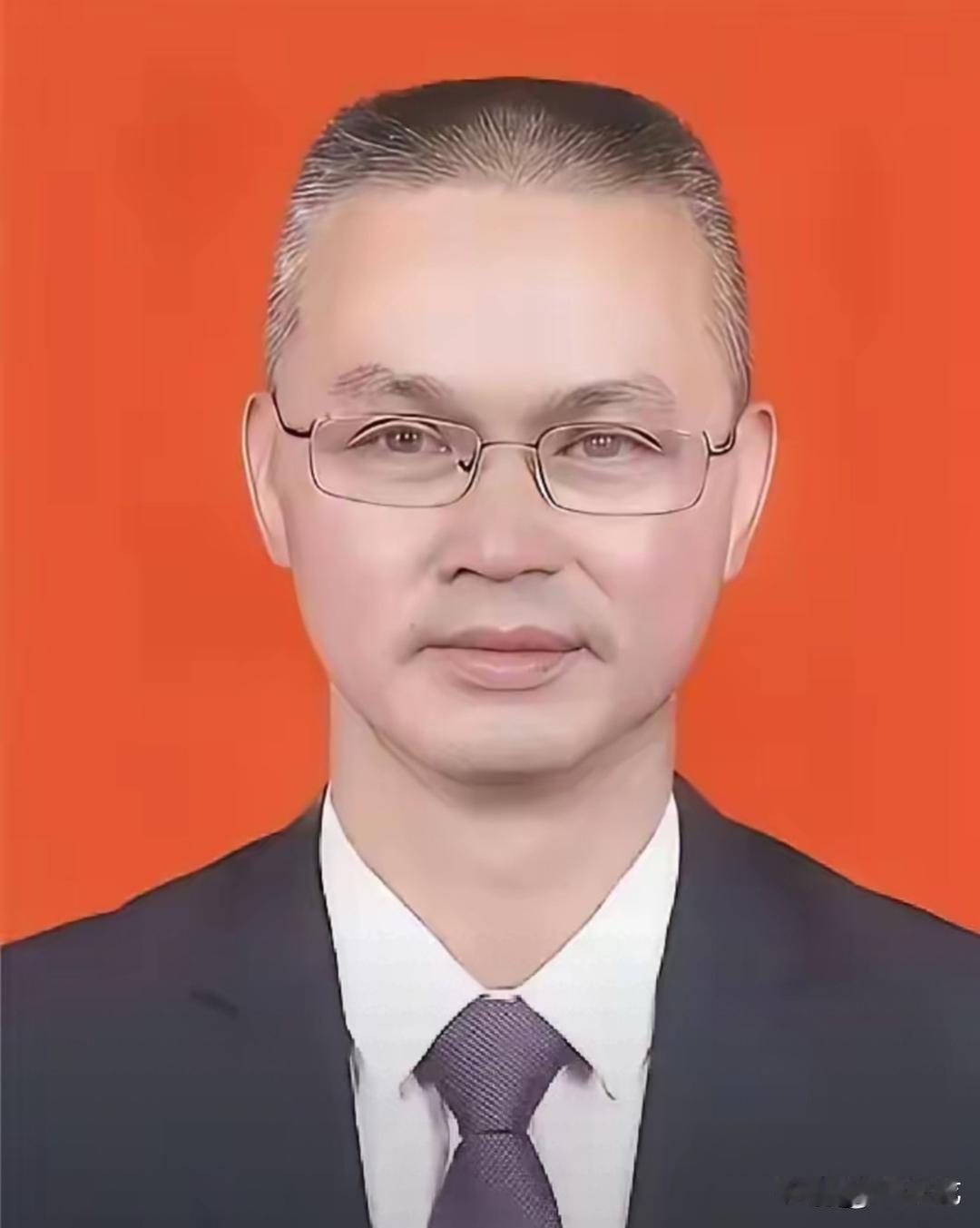 1997年，19岁战士为救人而牺牲，父母几度昏厥，可谁料20年后，战士母亲病逝，