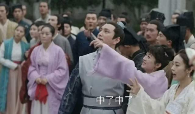赵丽颖恭喜王仁君，让人想起《知否》！周深飞天奖舞台深情演唱