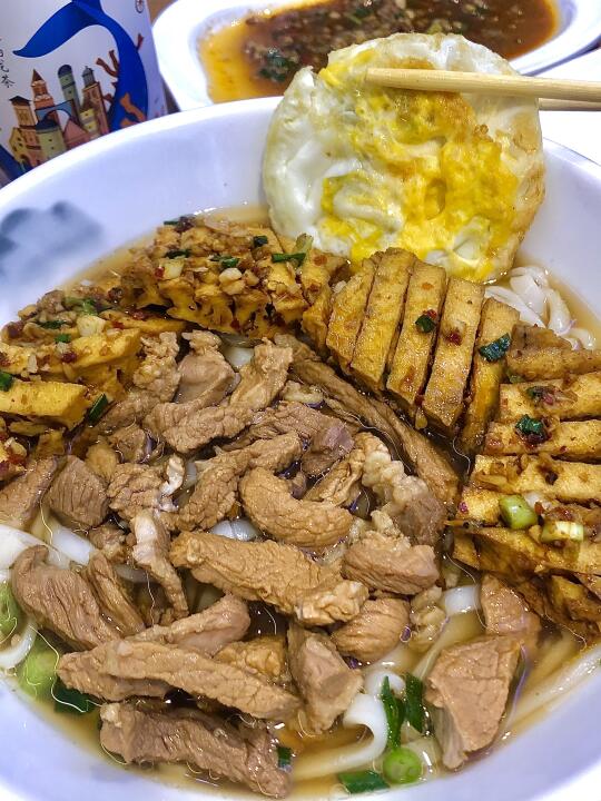 七宝吃到了满满都是肉的正宗牛肉粉店！