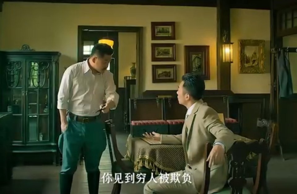 #人民日报评地铁偷拍乌龙# 就是这么个道理[摊手]#四川大学张薇# ​​​