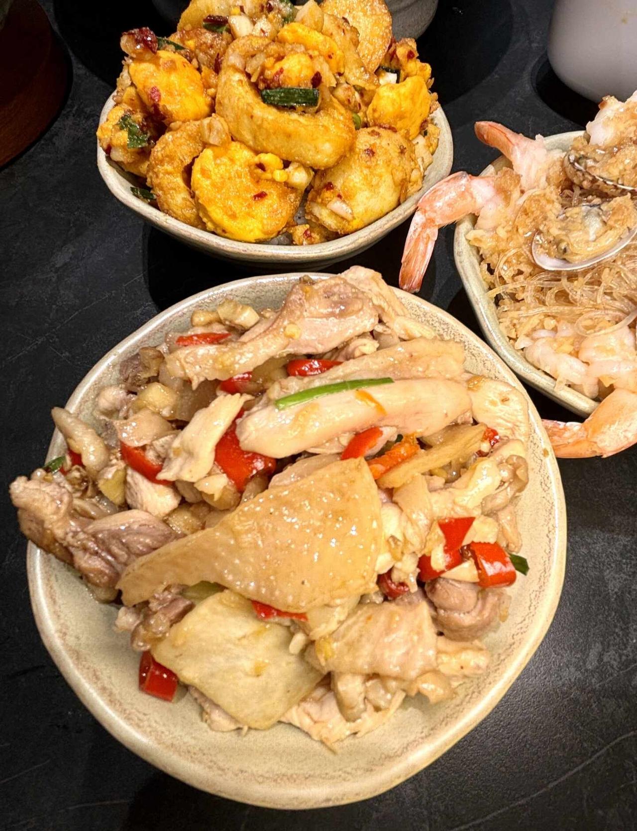 广州新的！！只有这里有…去骨鲜炒土鸡
和对象约会来吃的湘菜 去骨土鸡开创者
全城
