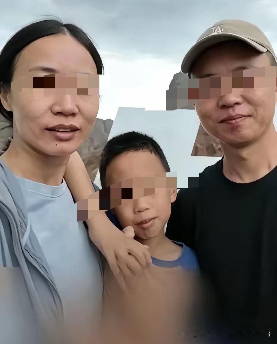 一场给孩子庆生的旅行，竟成一家人无法回头的噩梦。6月27日苏州一家三口飞到新疆，