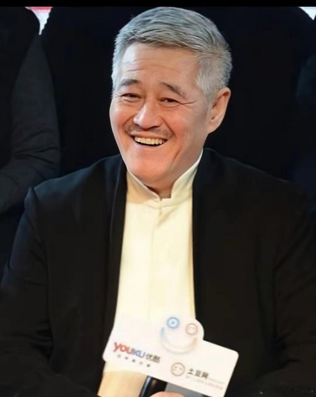 2009年春晚的《不差钱》，现在想起来还是觉得离谱又传奇。谁能想到赵本山本来拼尽