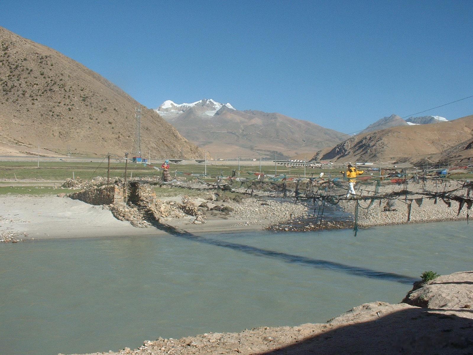 曾记否？那年秋天川藏之行的记忆。乘坐进藏列车慢慢提升海拔高度。（续十四）尽管相机