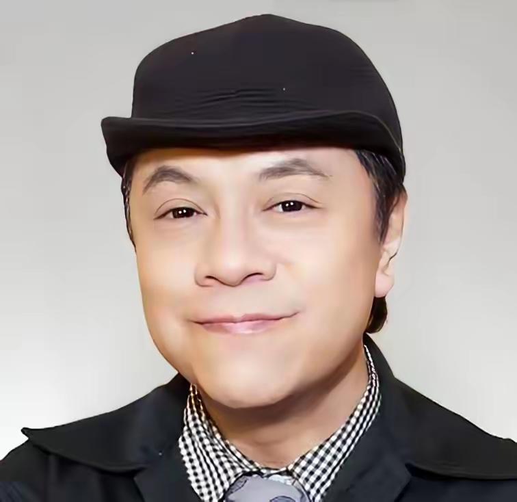 蔡康永被正式定义为两面人。也就是
​一边在大陆赚钱，一边在台湾与“台独”勾勾搭搭