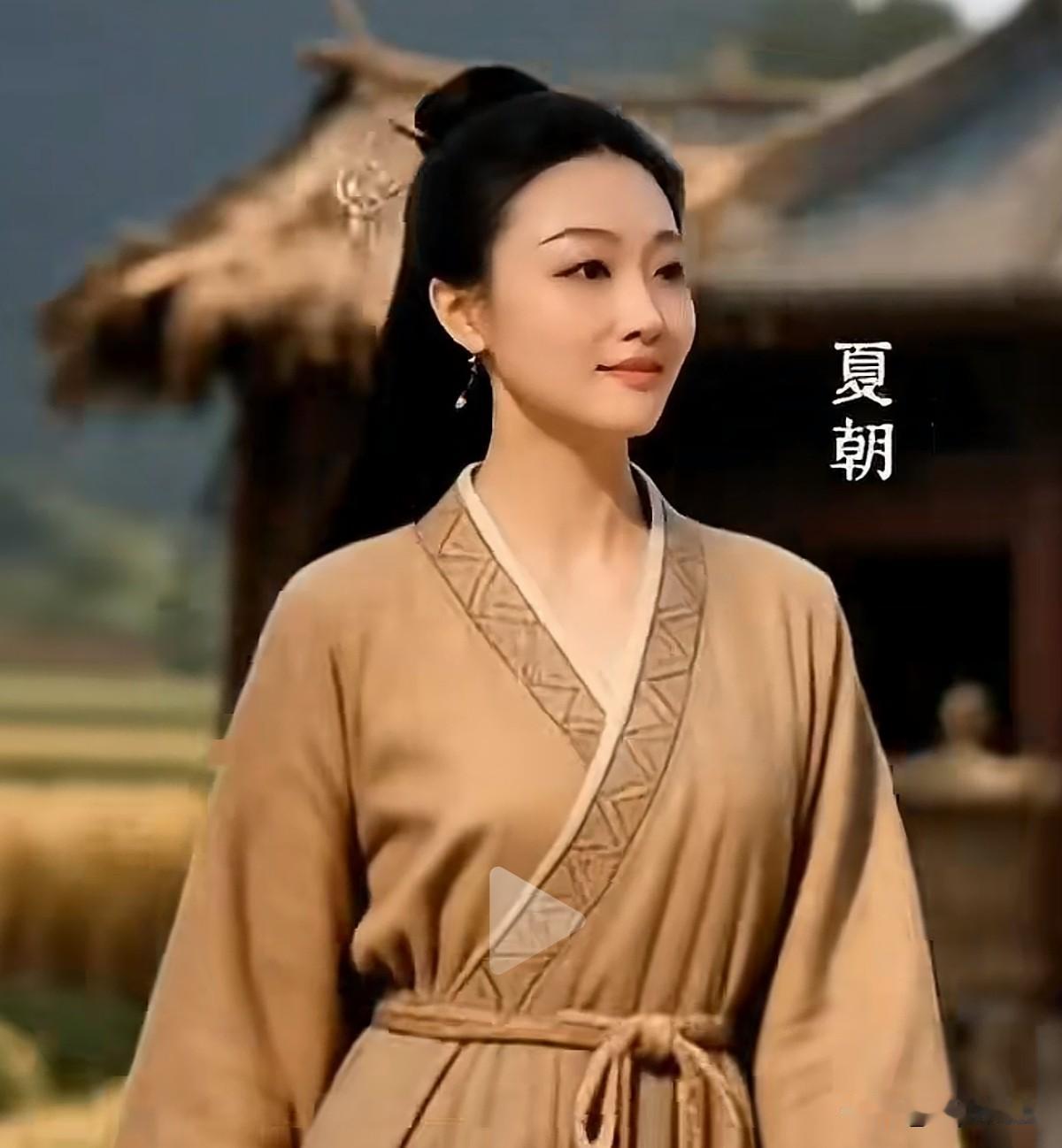 关于汉服的历史演变，从夏朝开始历经商、周、汉，至盛唐，有人说周汉服最简约，有人说