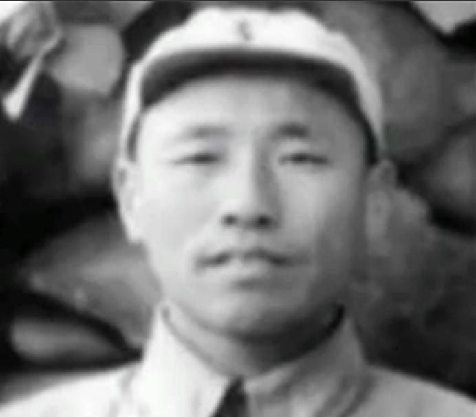 血色黄昏下的枪声：一桩改变抗日史的内部谋杀案

1943年那个闷热的夏夜，一声枪